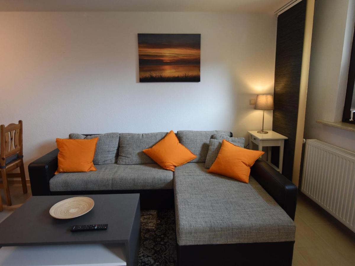 Apartment In Robertsdorf With Garden, Terrace, Barbecue Blowatz Ruang foto
