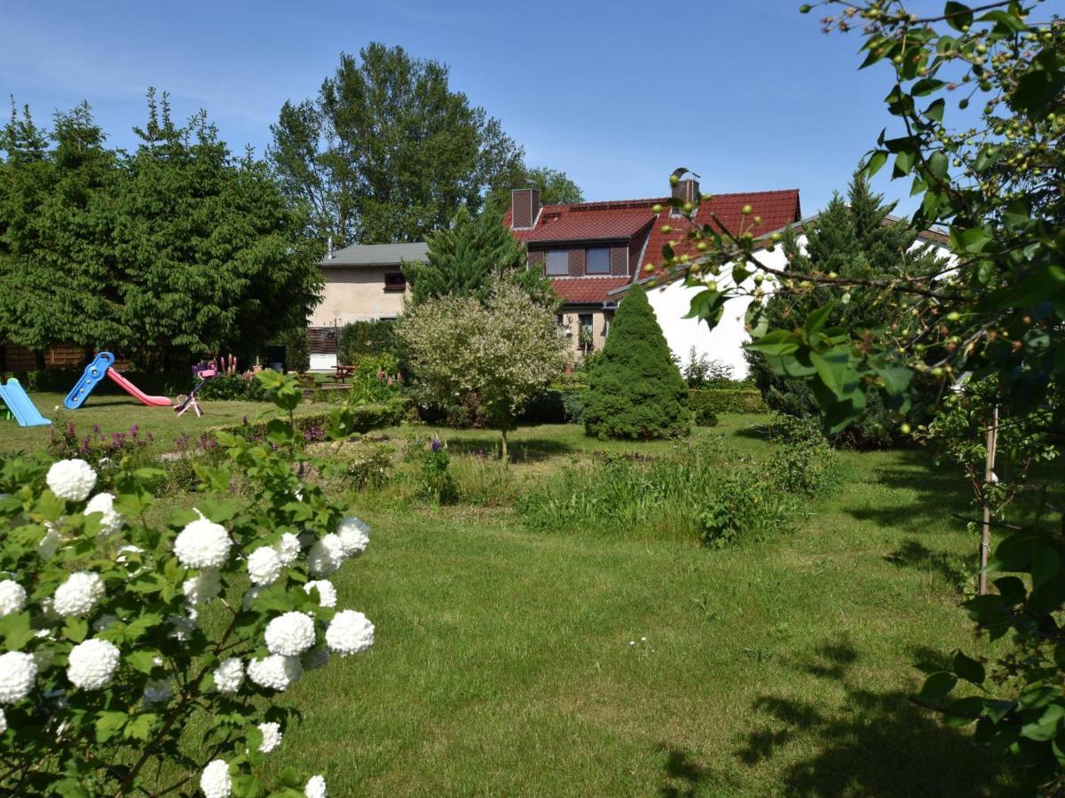 Apartment In Robertsdorf With Garden, Terrace, Barbecue Blowatz Ruang foto