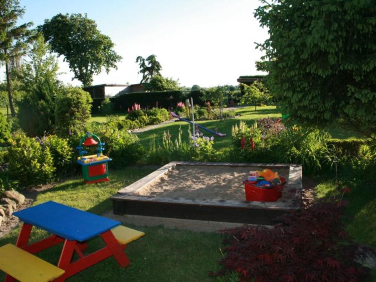 Apartment In Robertsdorf With Garden, Terrace, Barbecue Blowatz Ruang foto